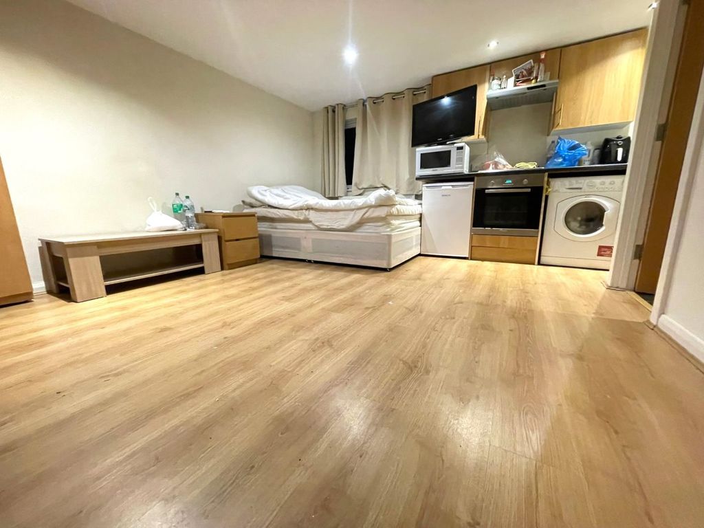 Property photo 1 of 3