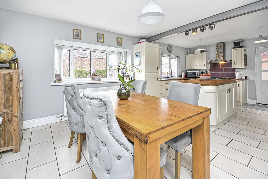 Property photo 3 of 34 Dining Room