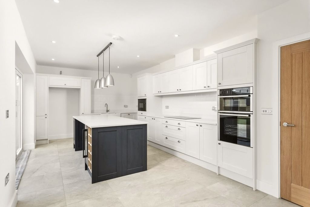 Property photo 3 of 14 Kitchen4Previousdevelopment