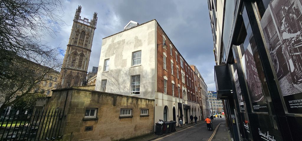 Property photo 2 of 17 1000041539.Jpg