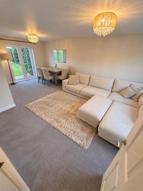 Property photo 2 of 12 7B4F9A53-Bcd3-4166-A4C9-98437CE3CE80.Png