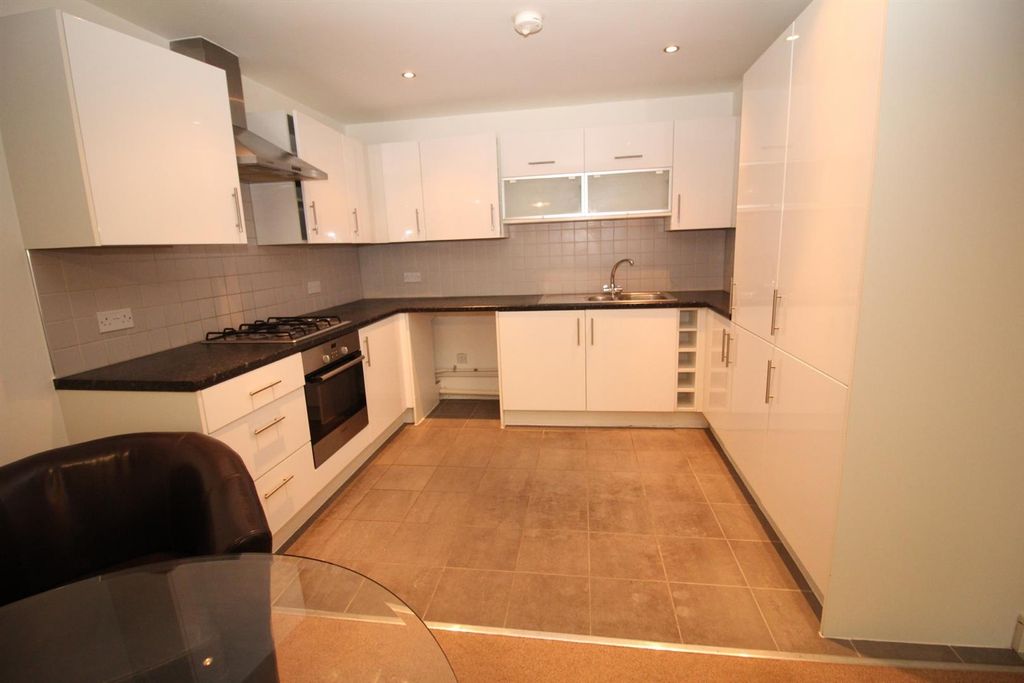 Property photo 2 of 5