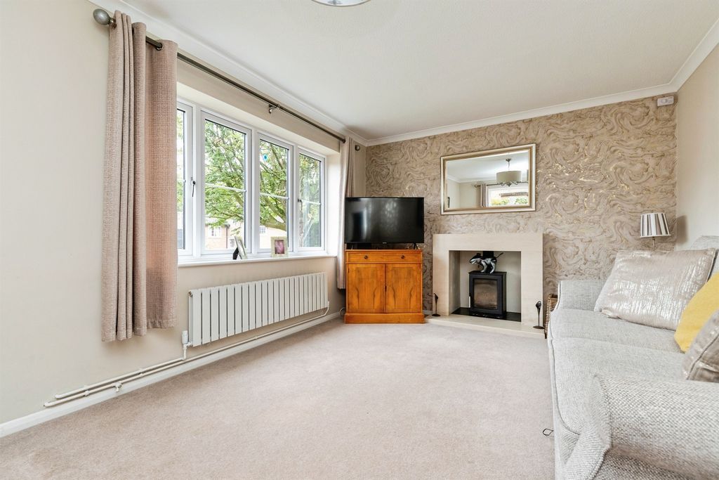 Property photo 3 of 16