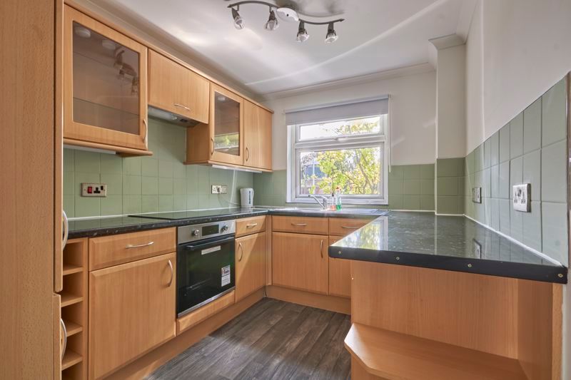 Property photo 3 of 8 Kitchen