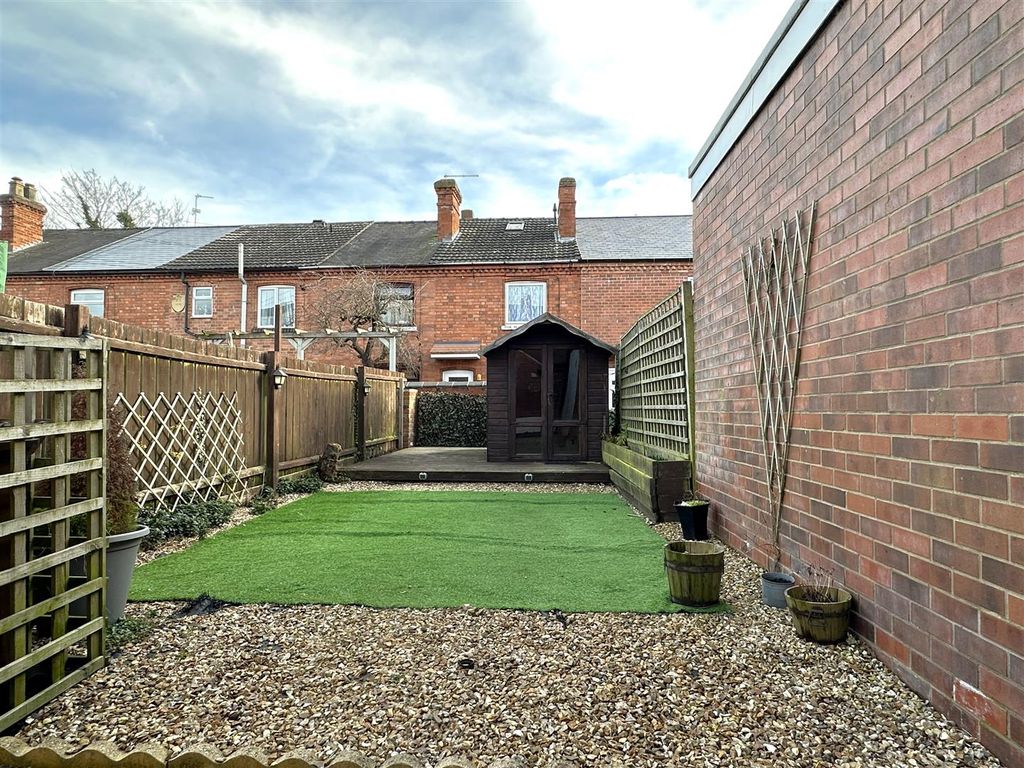 Property photo 3 of 17 Lovely Rear Garden 873