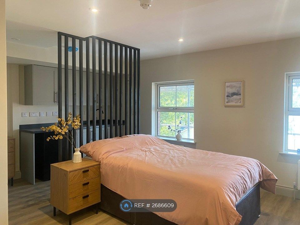 Property photo 2 of 15 Fully Furnished Studio Room