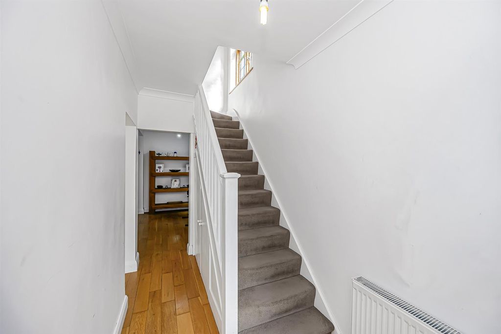 Property photo 2 of 29