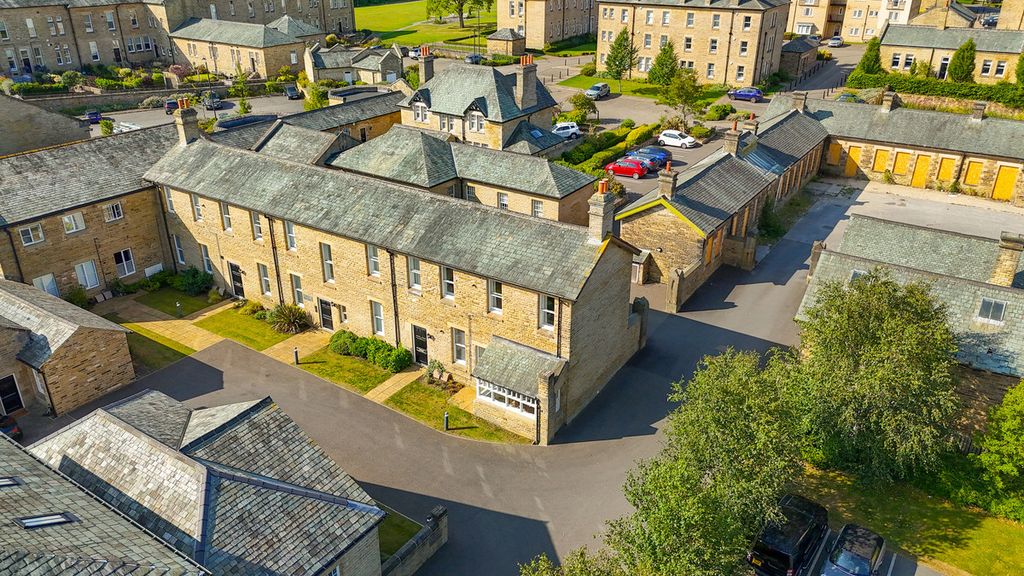 Property photo 3 of 43