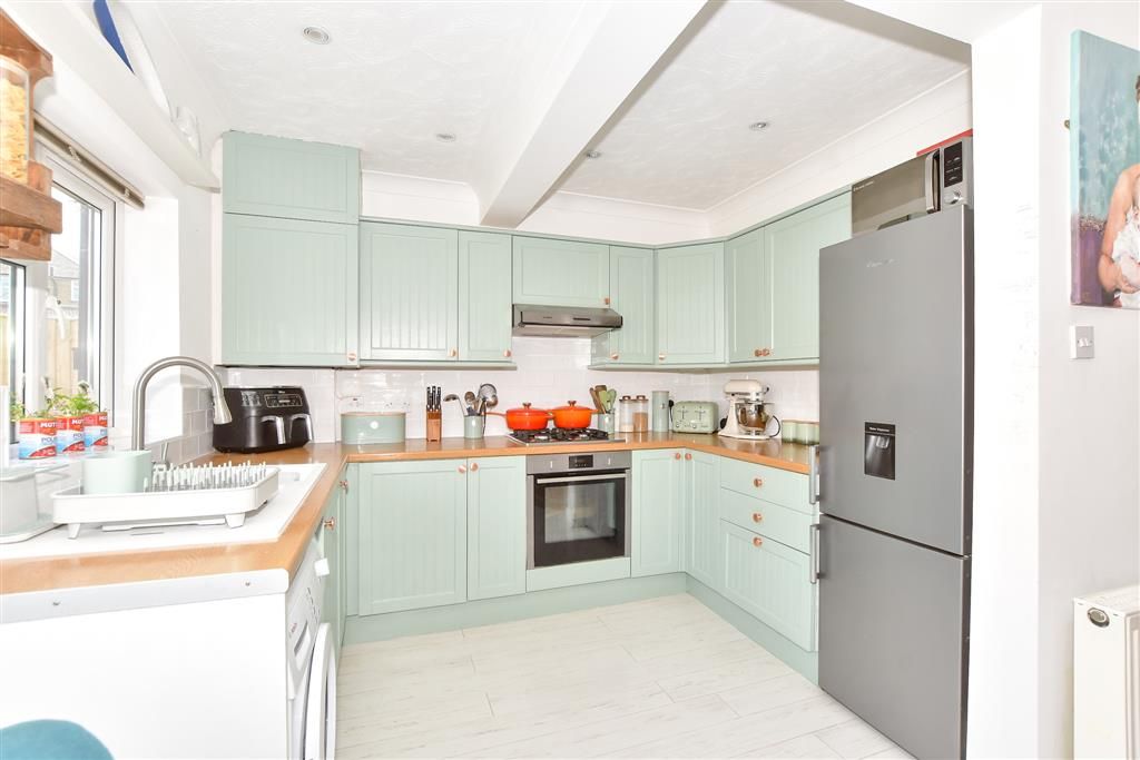 Property photo 3 of 14 Kitchen