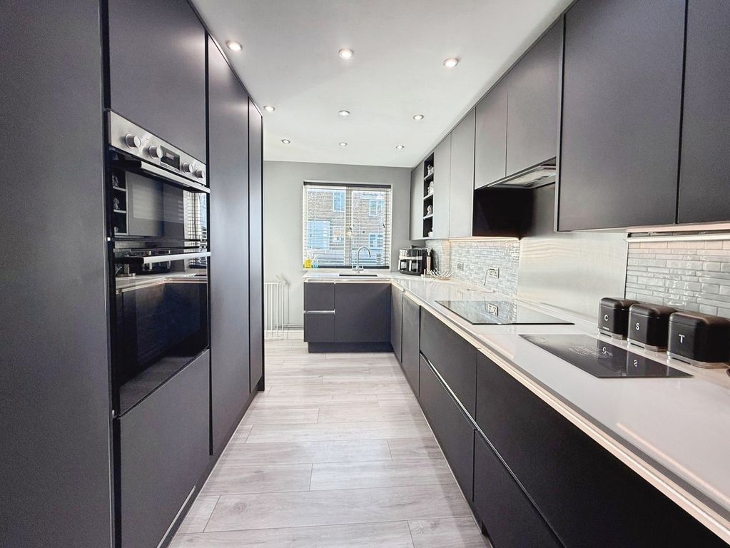 Property photo 3 of 19 Pbox-Img.Jpg