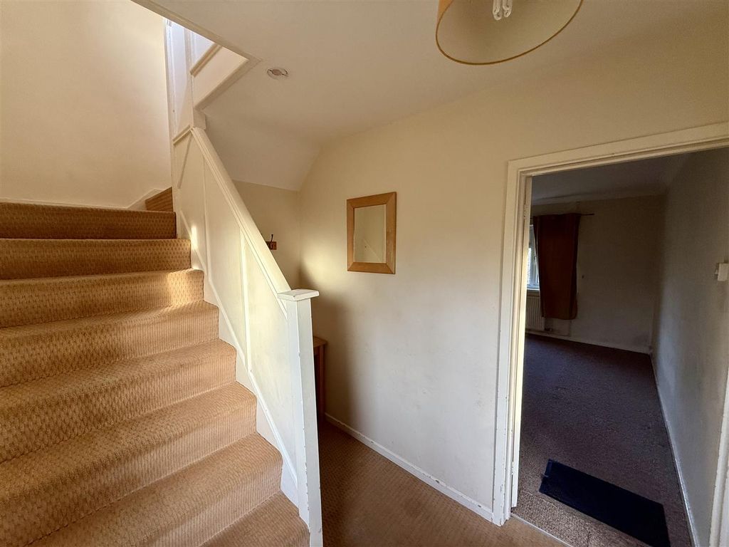 Property photo 3 of 19 Hallway