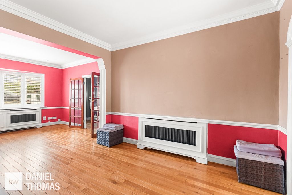 Property photo 3 of 23