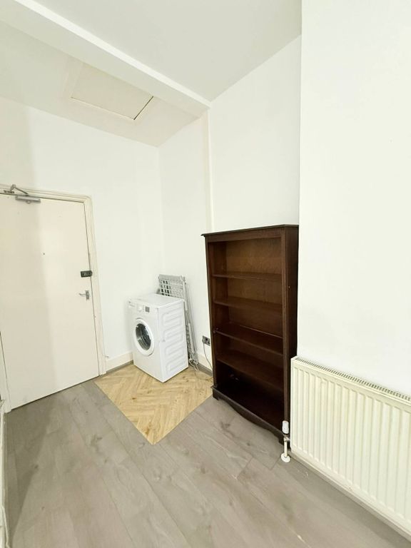 Property photo 3 of 6 Gallery