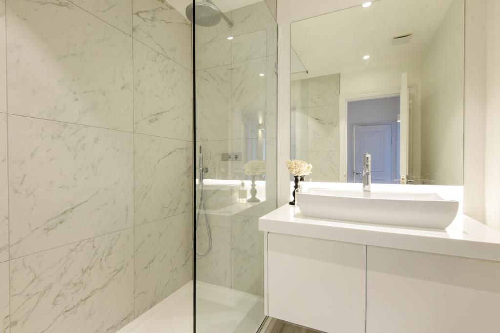 Property photo 2 of 10 Shower Room