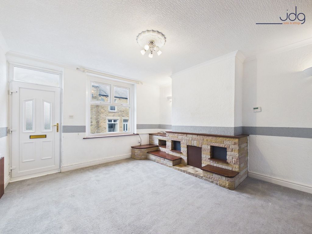 Property photo 2 of 7 Spacious Living Room