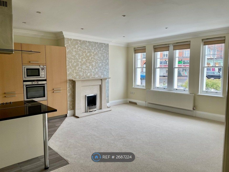 Property photo 2 of 17 Living Room