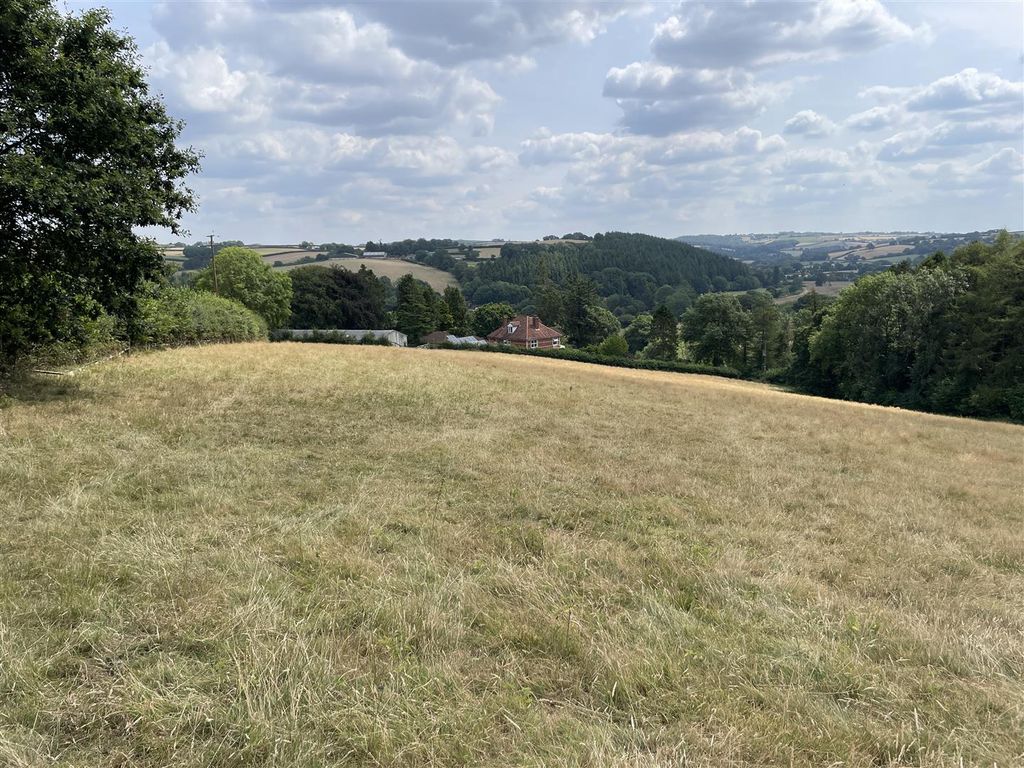 Property photo 1 of 6 5