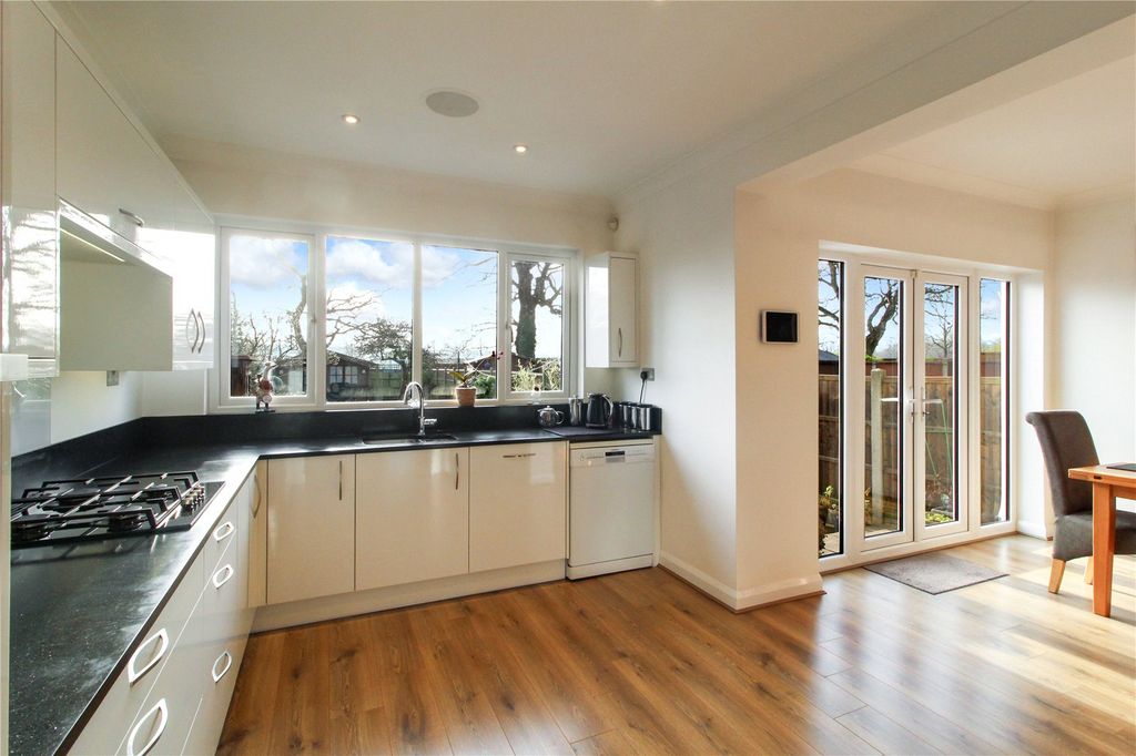 Property photo 3 of 23 Picture No. 40