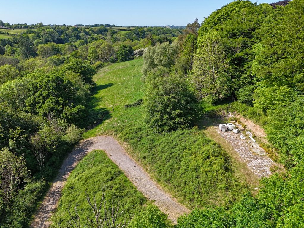 Property photo 2 of 55 5041201