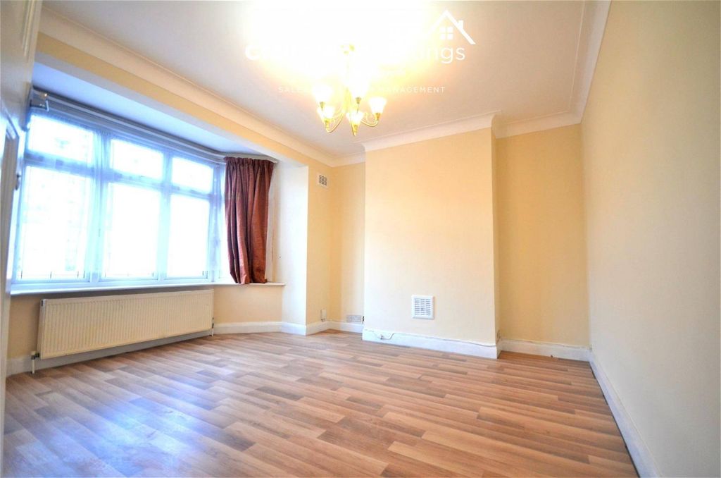 Property photo 1 of 10 Four Bedroom End Terrace To Rent Royston Gardens, Redbridge Ig1