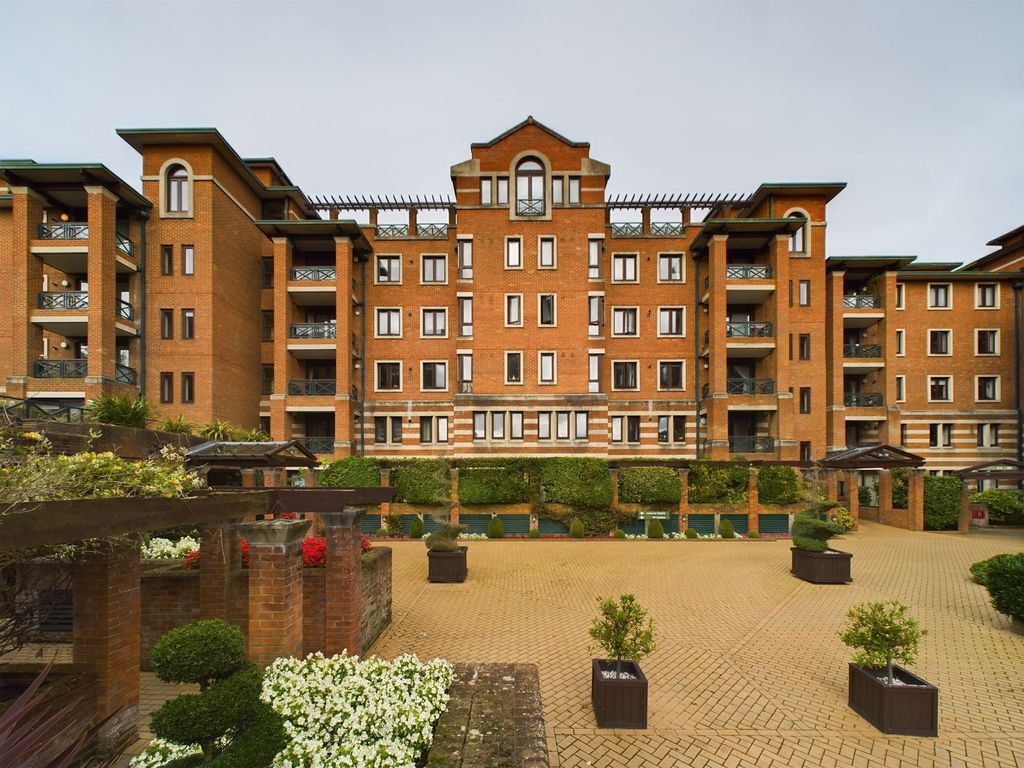 Property photo 1 of 30