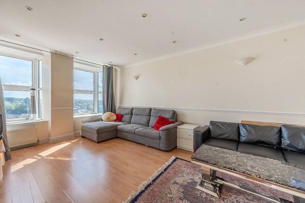 Property photo 1 of 9
