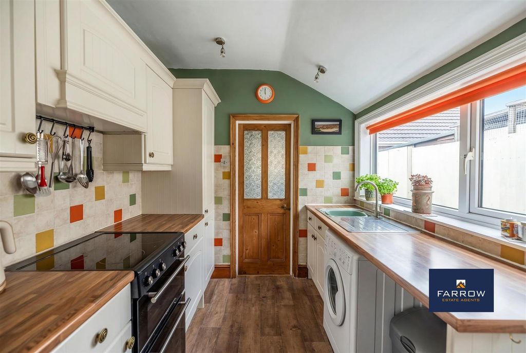 Additional image 10 of 2 bed terraced house for saleBark Street, Cleethorpes DN35