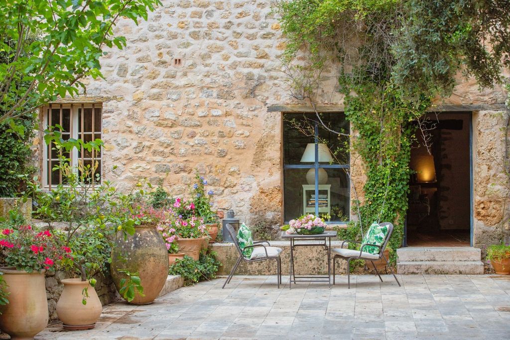 Property photo 1 of 32 A Distinctive Wine And Olive Oil Estate In Lorgues 55 Hectares, Aop Vineyards And A River