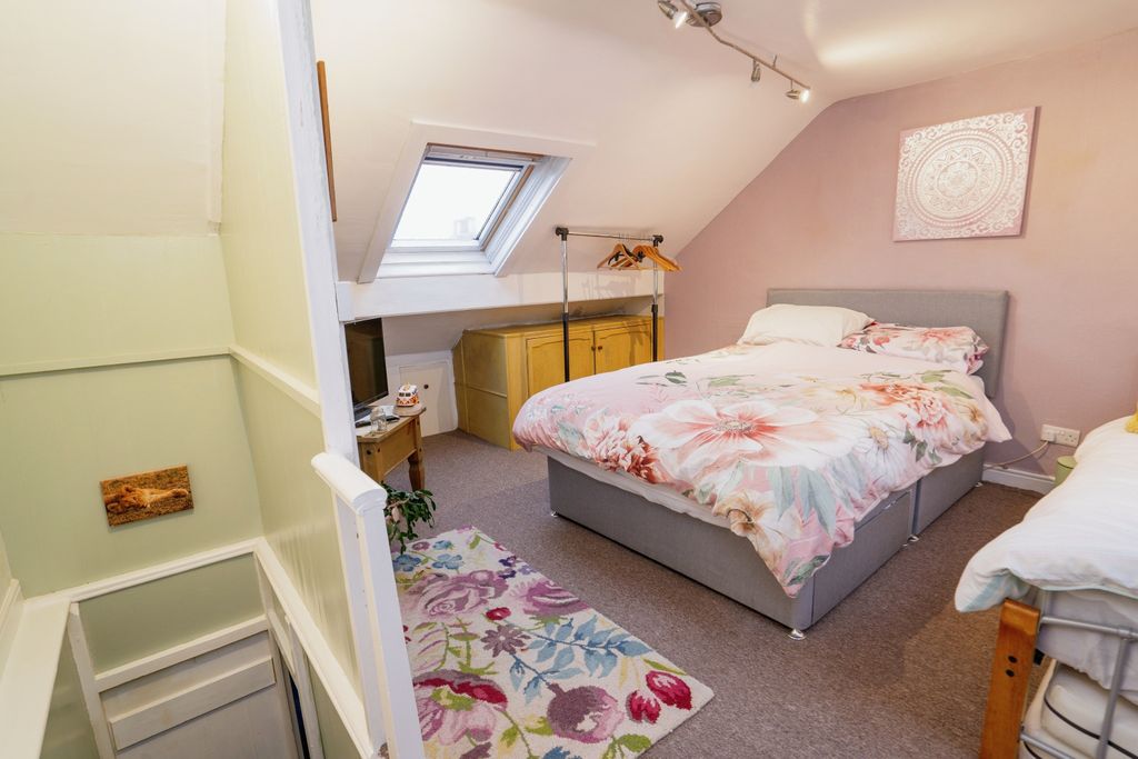 Property photo 3 of 18 Photography