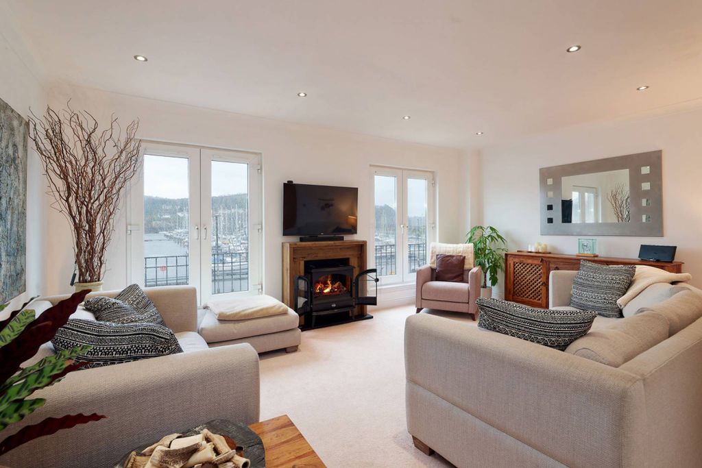 Property photo 2 of 29