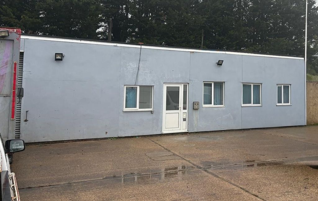 Property photo 3 of 7