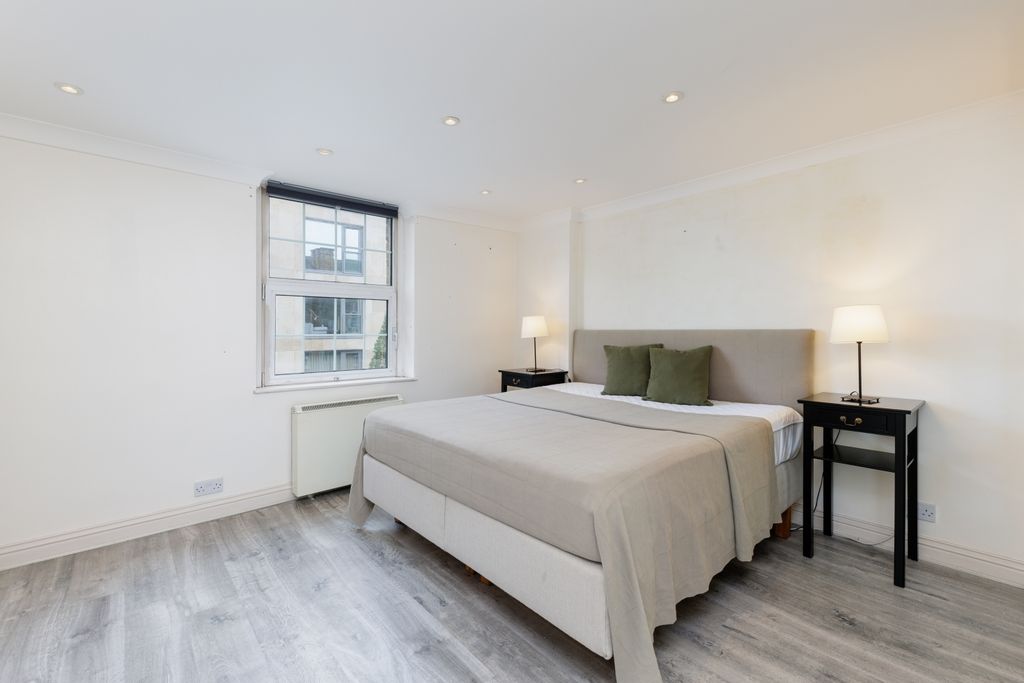 Property photo 3 of 7 Master Bedroom (1)