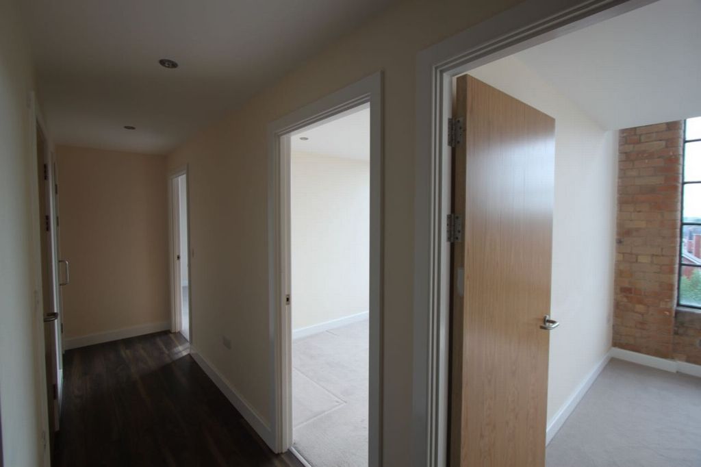 Property photo 3 of 8 Photo 3