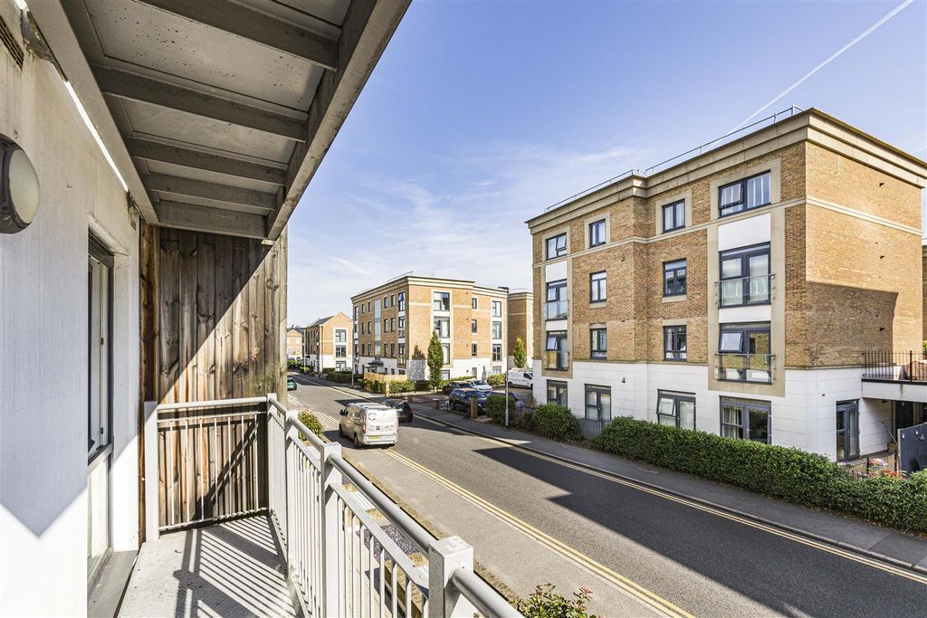 Property photo 2 of 18 20_36910.Jpg