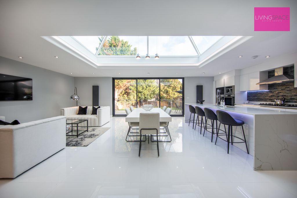 Property photo 1 of 46