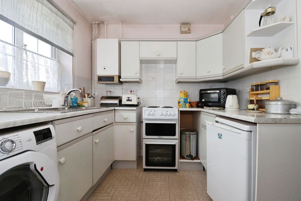 Property photo 2 of 10