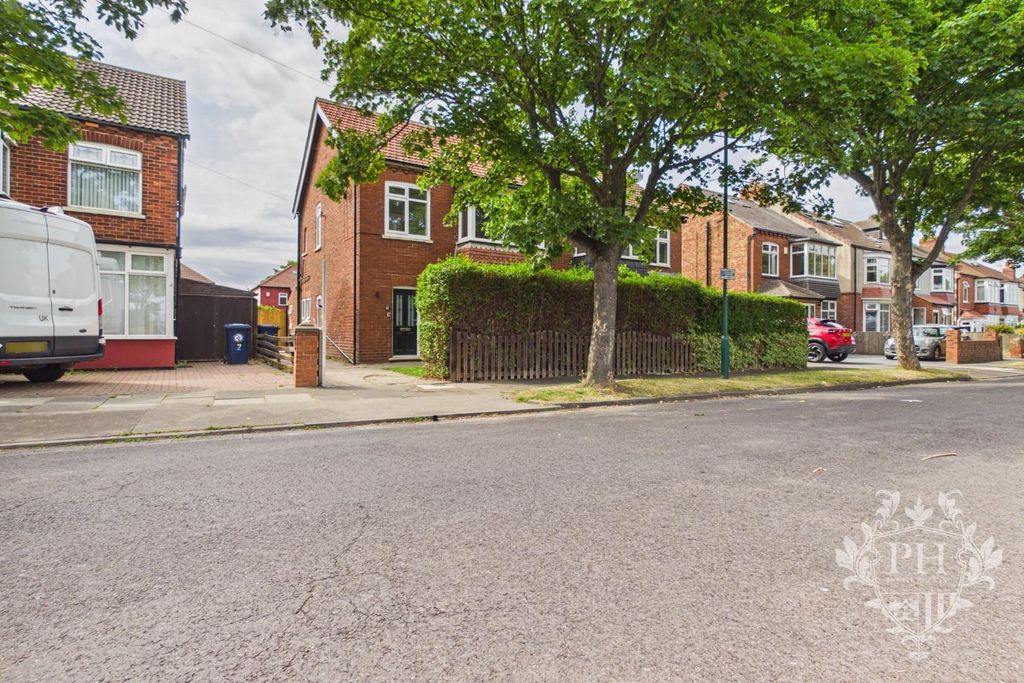 Property photo 1 of 14 Cam01415G0-Pr0498-Still001.Jpg