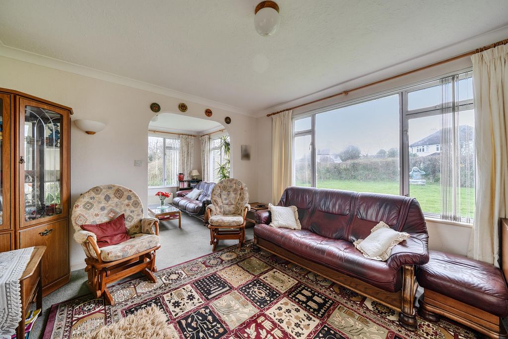 Property photo 3 of 25 Living Room