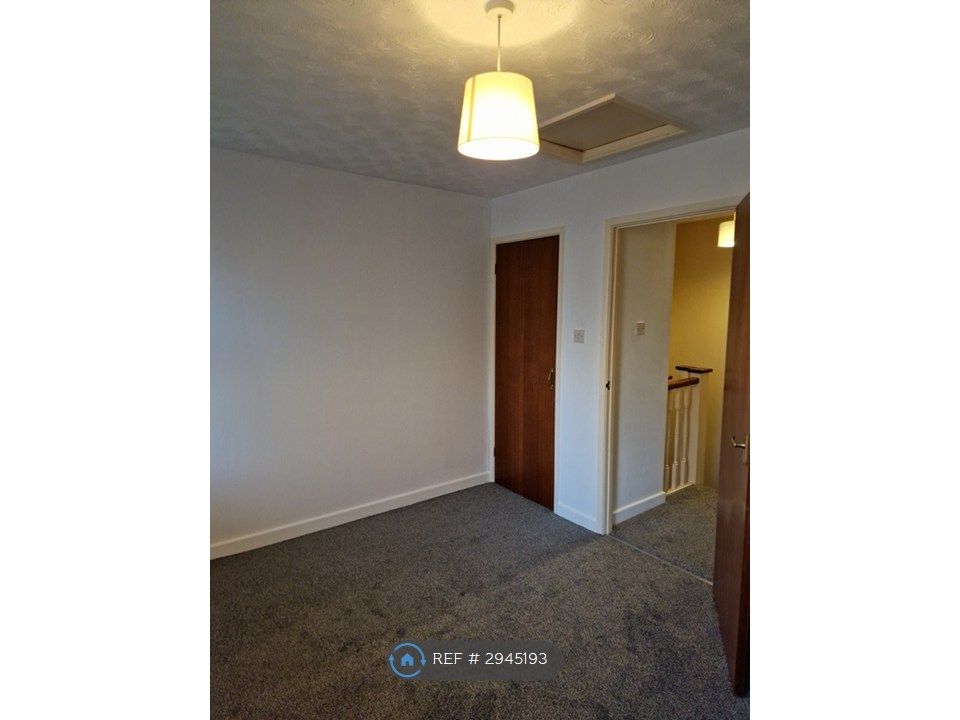 Property photo 2 of 15 Bedroom View To Door