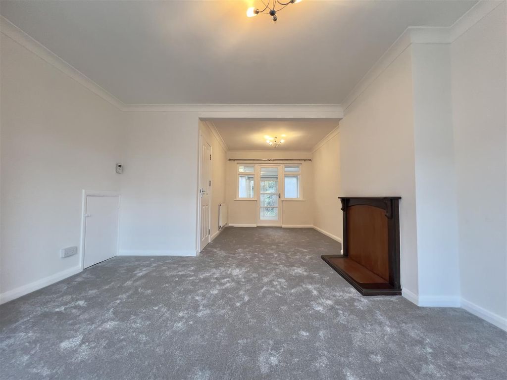 Property photo 2 of 11 Living Area