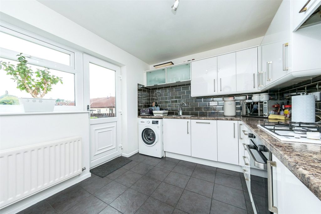 Property photo 2 of 23 Picture No. 14