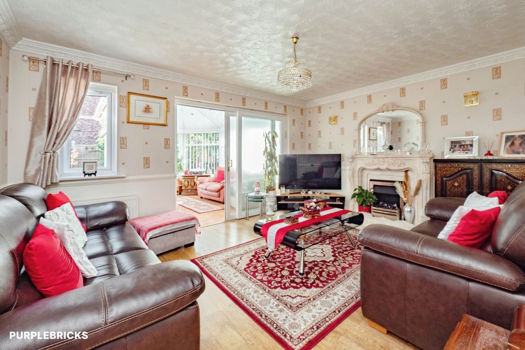 Property photo 3 of 32