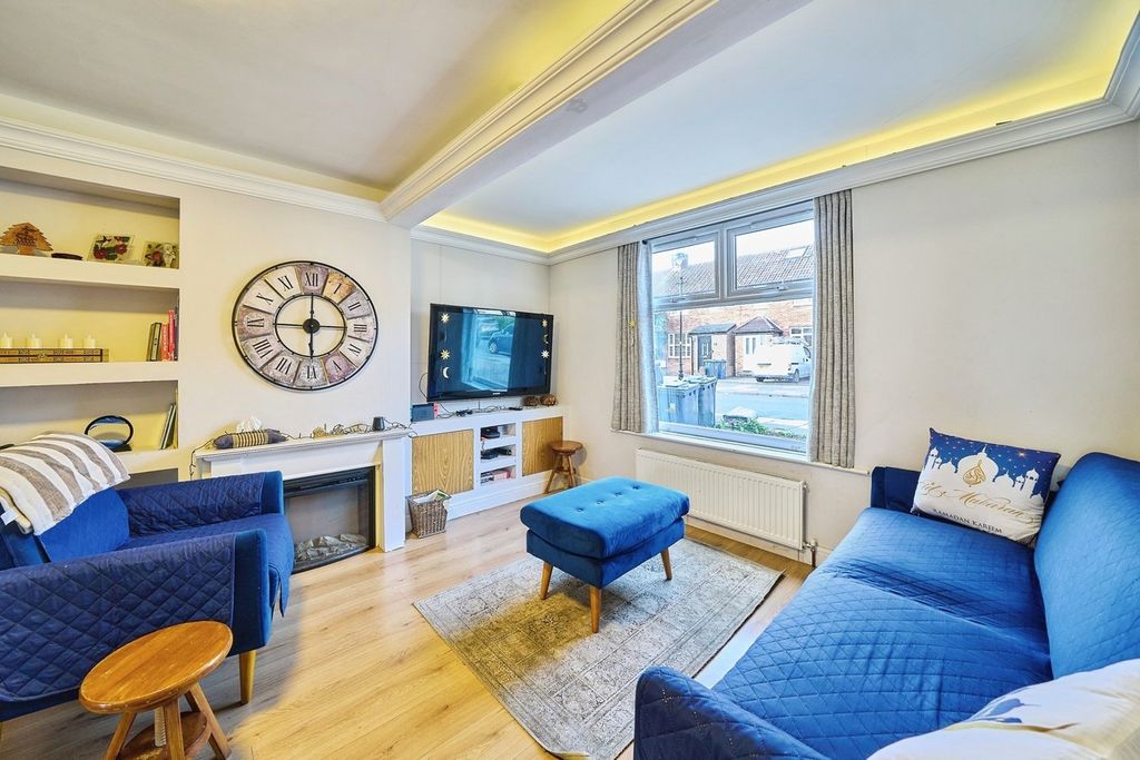 Property photo 3 of 19