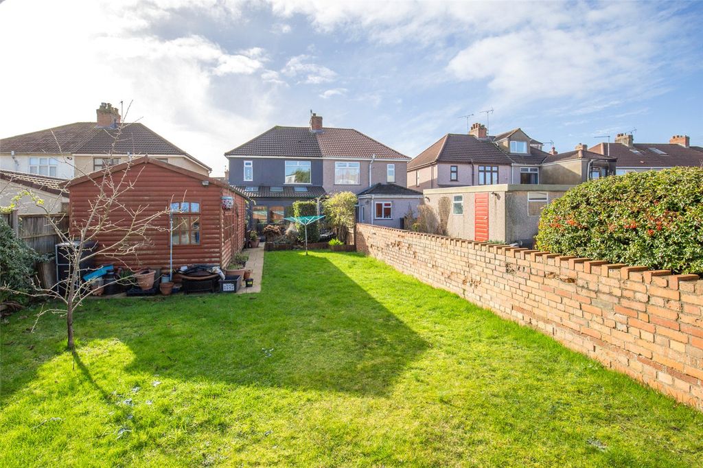 Property photo 2 of 23 Picture No. 22