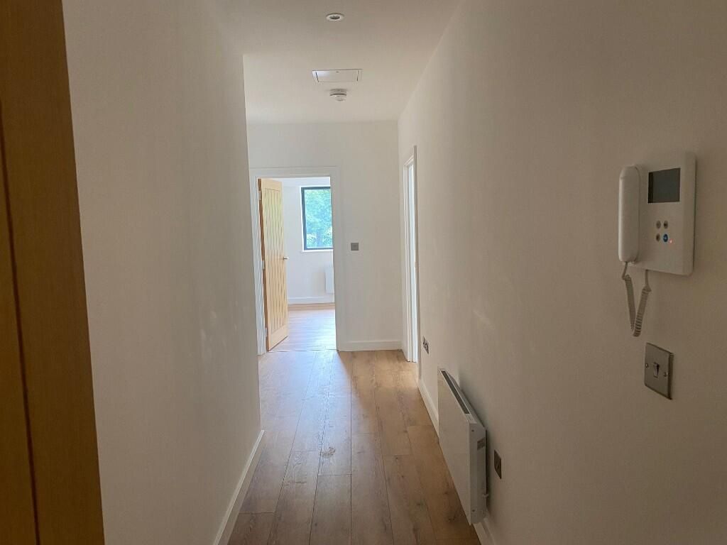 Property photo 2 of 8 Hallway