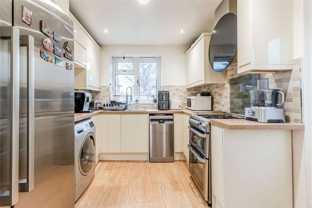 Property photo 2 of 14 Picture No. 07