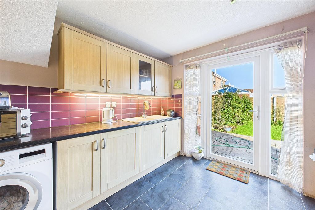 Property photo 3 of 14