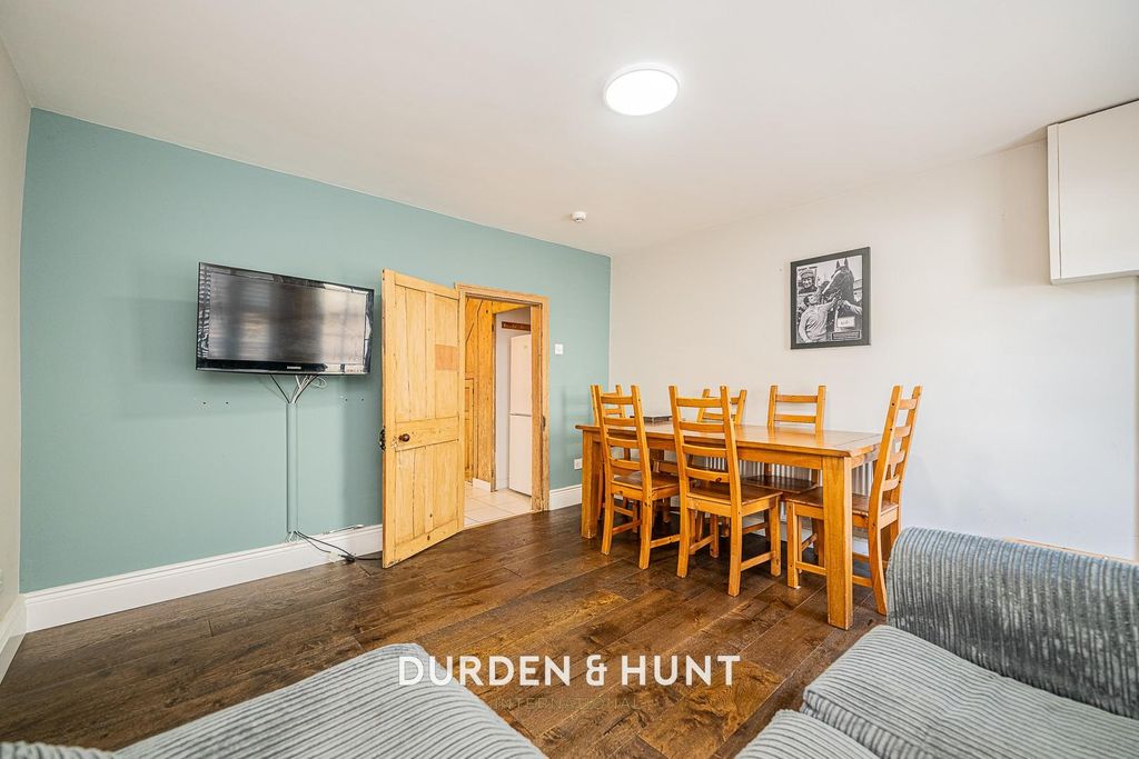 Property photo 3 of 18 High-8.Jpg