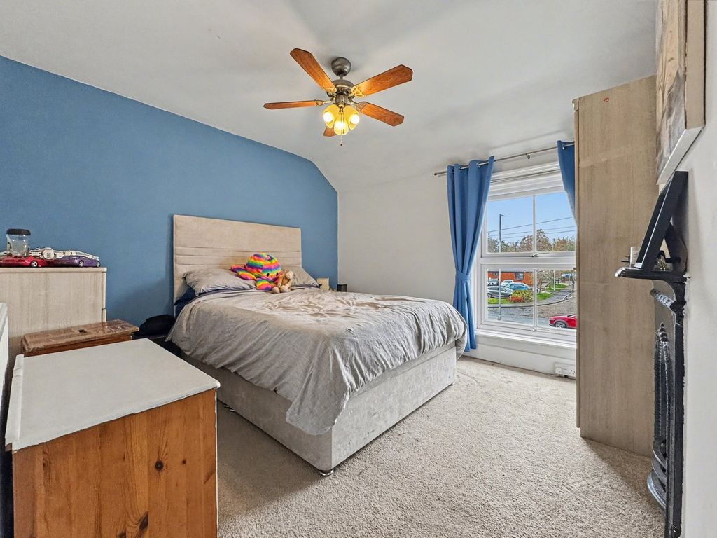 Property photo 3 of 24