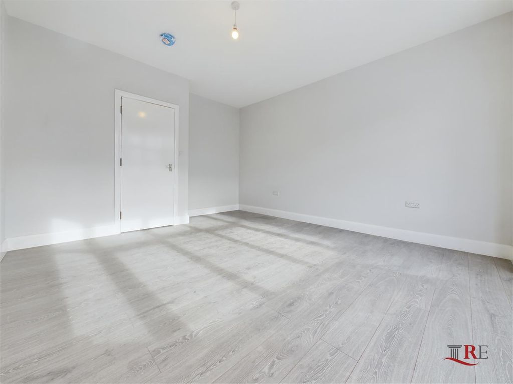 Property photo 2 of 8 Cam02489G0-Pr0145-Still002.Jpg